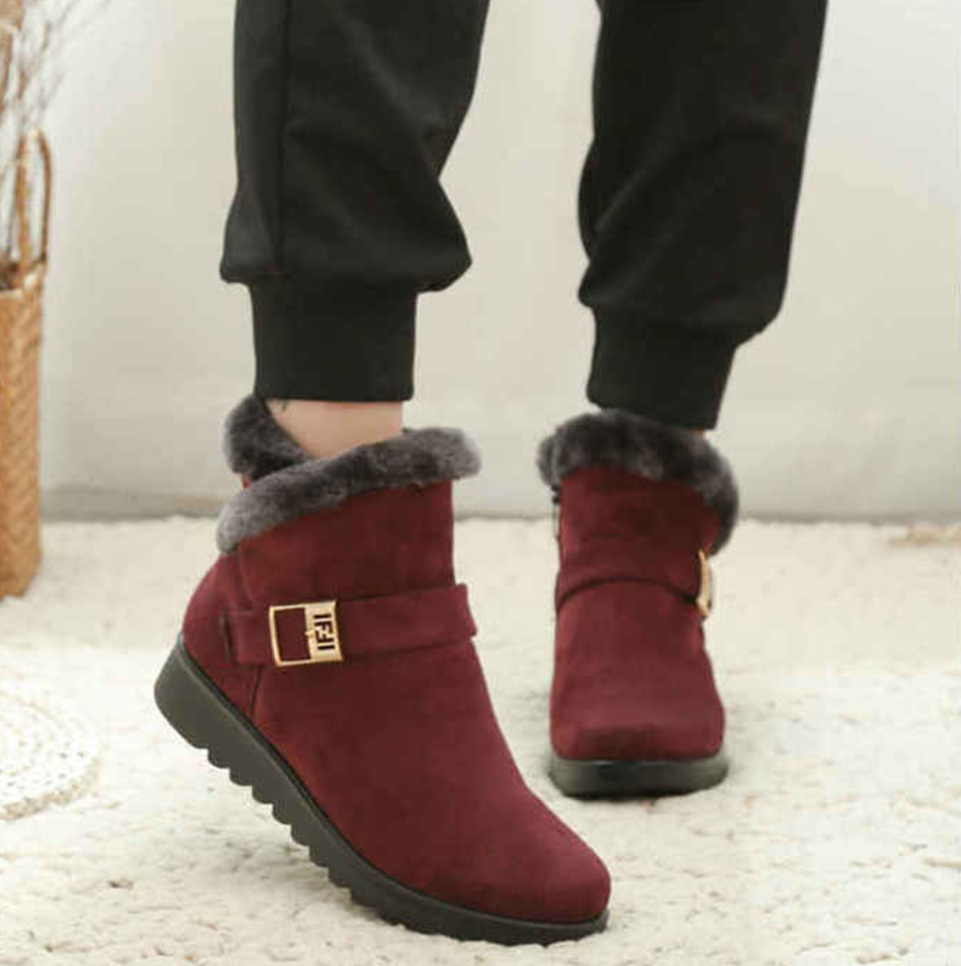 🔥This Week 50% OFF🔥 Women Winter Warm Buckle Zipper Side Fur Lining Ankle Boots